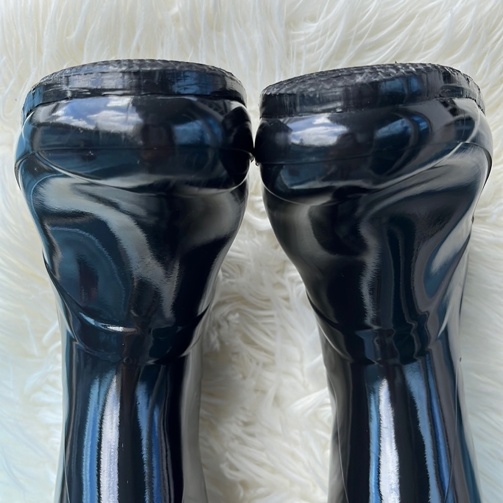 Hunter Original Black Gloss Tall Rain Boots - Picture 14 of 16